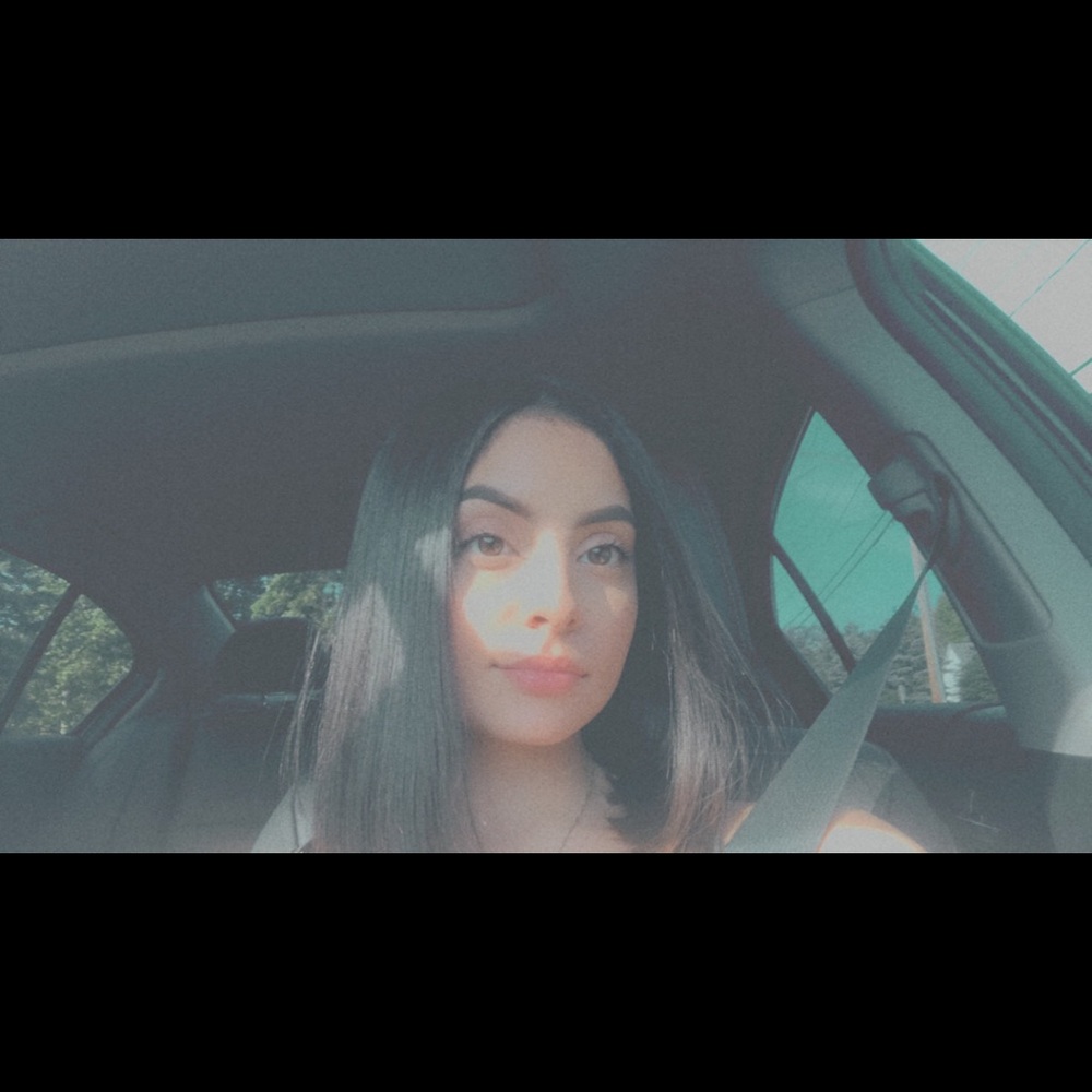 Meet your Posher, Yanira